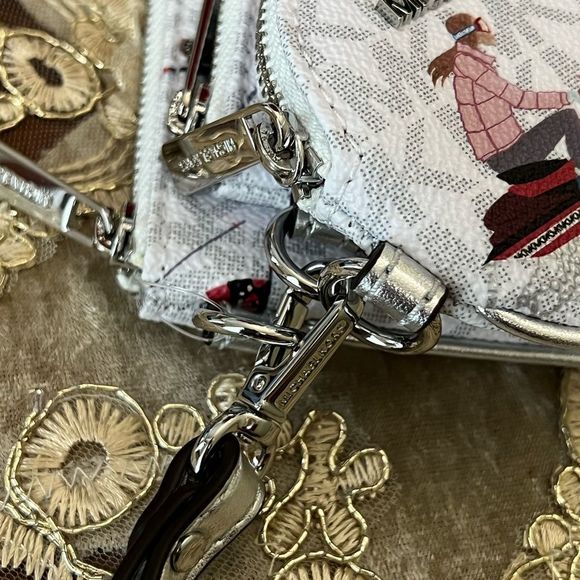 Michael Kors trio wristlet - Picture 4 of 9